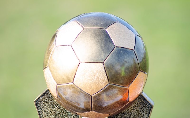 Hur mycket kostar en fotboll? – Prisjämförelse och tips för fotbollsköpare