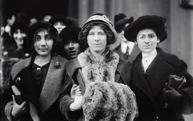 Hur ofta spelas fotbolls-VM för damer?