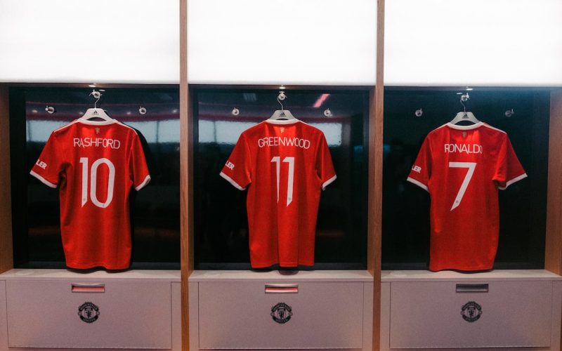 Fotboll på engelska: What is football called in English?