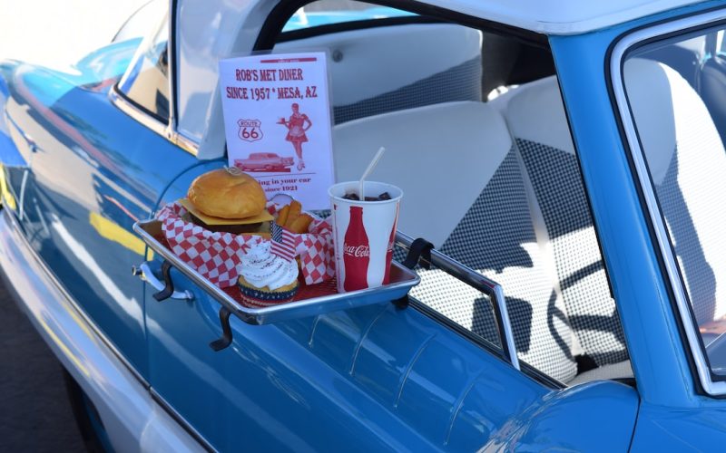 Skillnaden mellan amerikansk fotboll och rugby: En jämförelse av två populära lagsporter