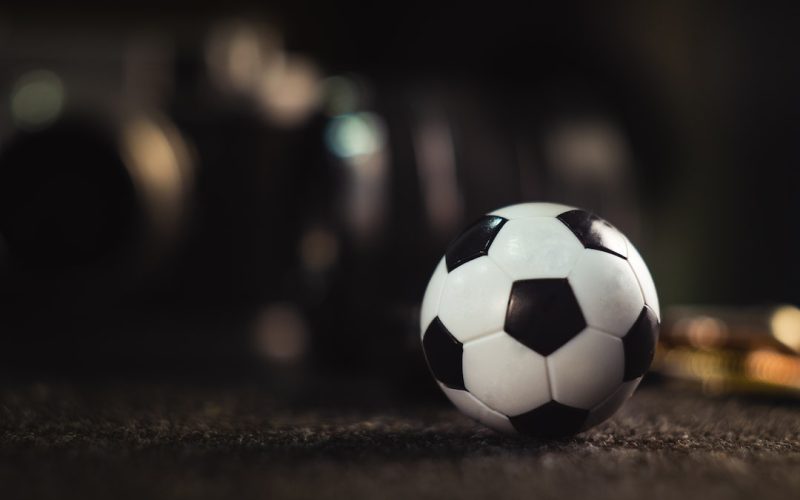 Bollfotboll: En passionerad sport som förenar spelare och fans